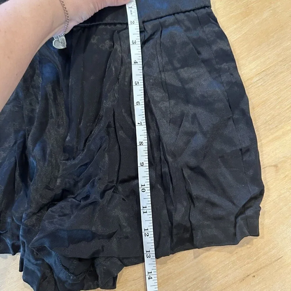 Zara Women’s Satin Bermuda Black Flared Elastic Flat‎ Waist Mini Shorts Size XS